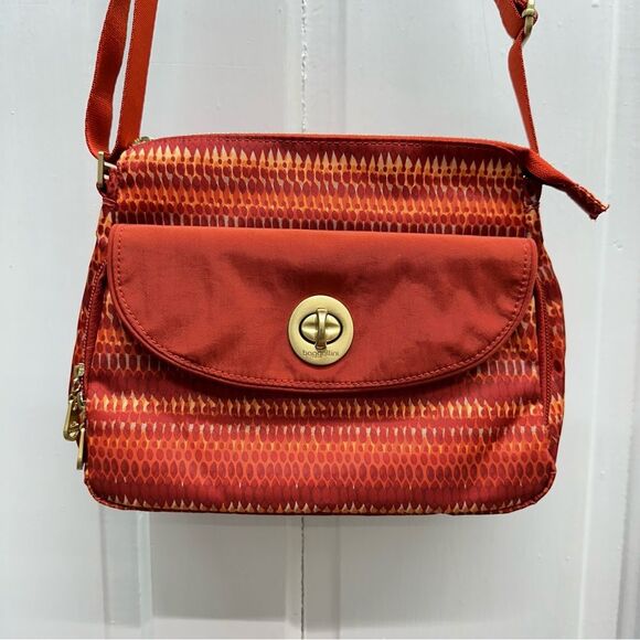 Baggallini Provence crossbody purse bag with wallet 9 x 8 x 3 adjustable strap - Picture 2 of 7